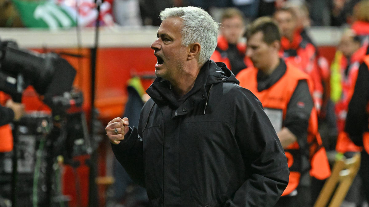 Kubet cập nhật: Báo trí Italia ăn mừng 'bức tường Roma của Mourinho'