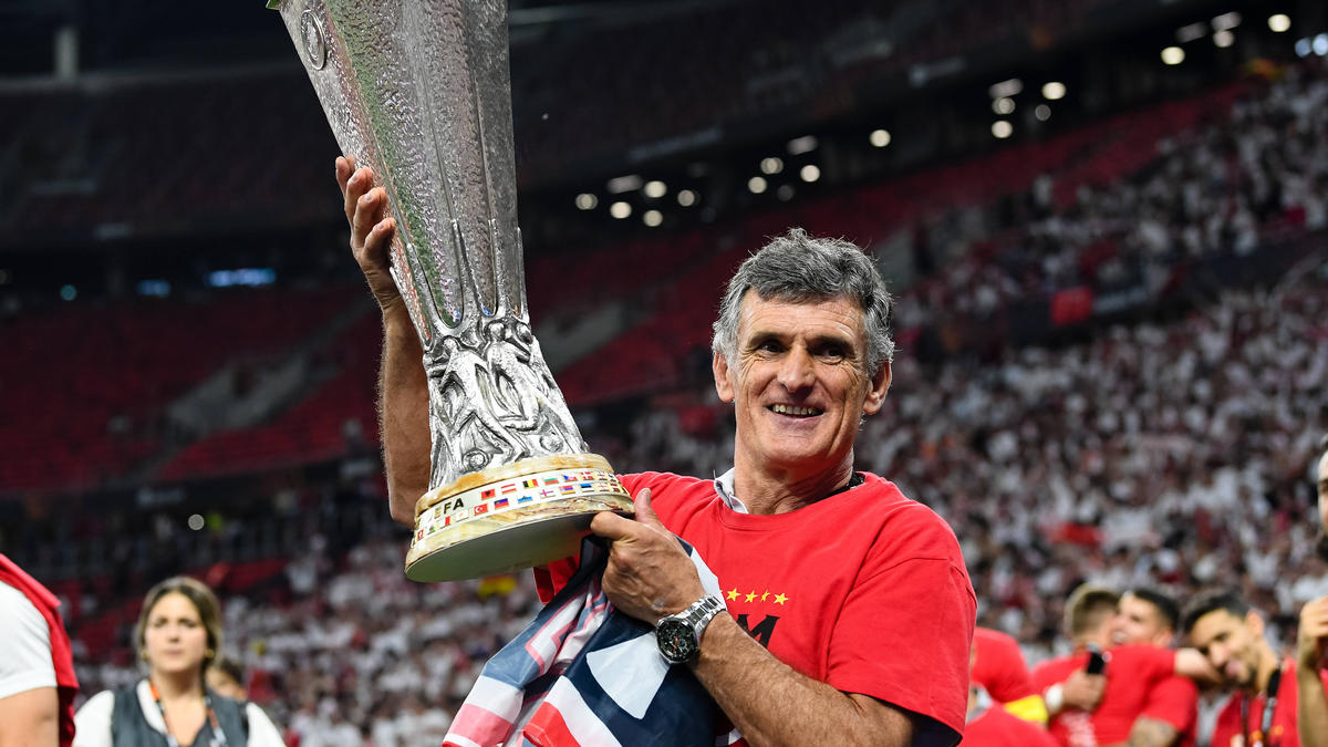 Ku Quyết định của huấn luyện viên tại Sevilla FC